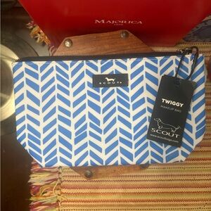 Scout Cosmetics/Travel Pouch NWT